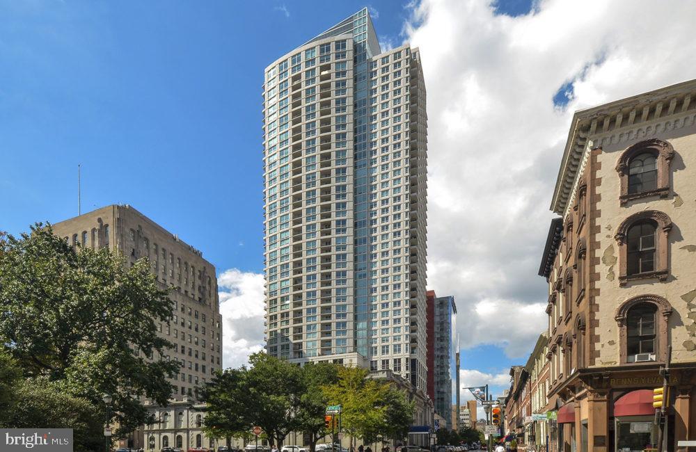 Foto principal - 764 St James St
