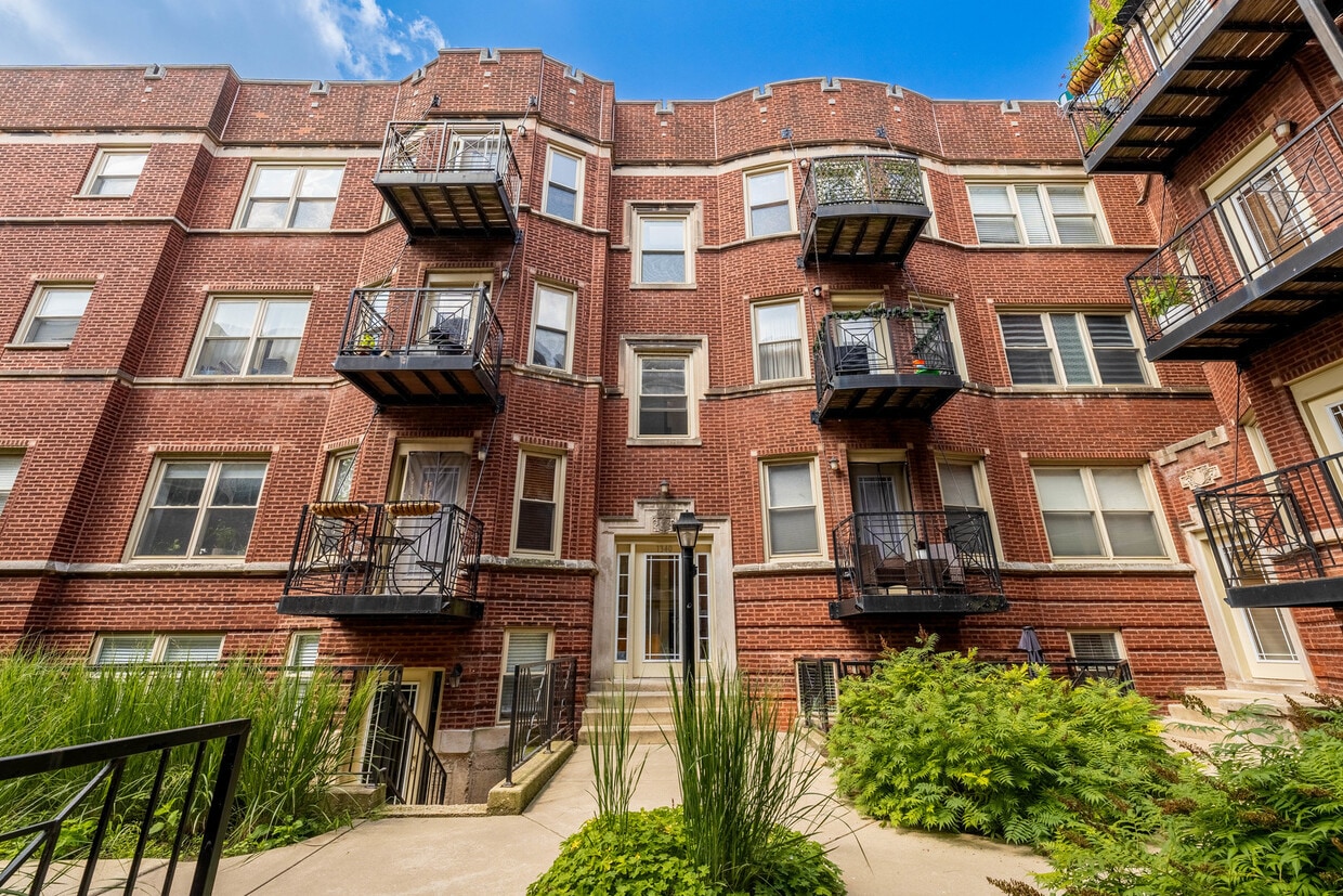 1340 W Greenleaf Ave Unit 2G, Chicago, IL 60626 Condo for Rent in