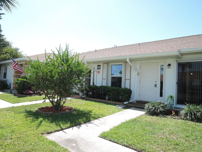 Foto del edificio - 1233 S Lakes End Dr