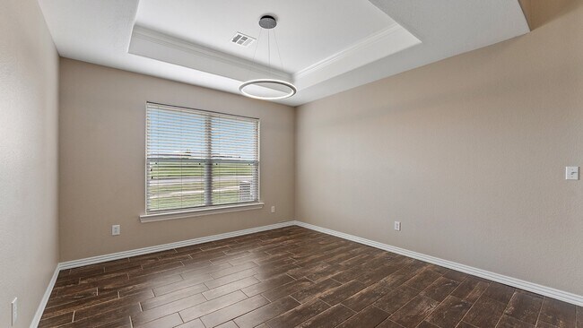 Building Photo - Experience Luxury Living at 750 Saddlehorn...