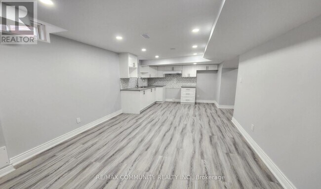 Photo du bâtiment - 1004 Maury Crescent