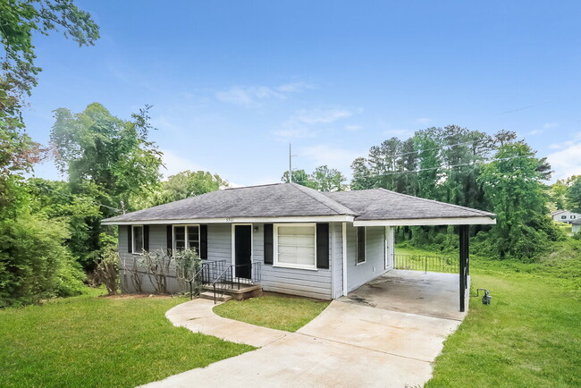 Building Photo - 3301 Howell Cir