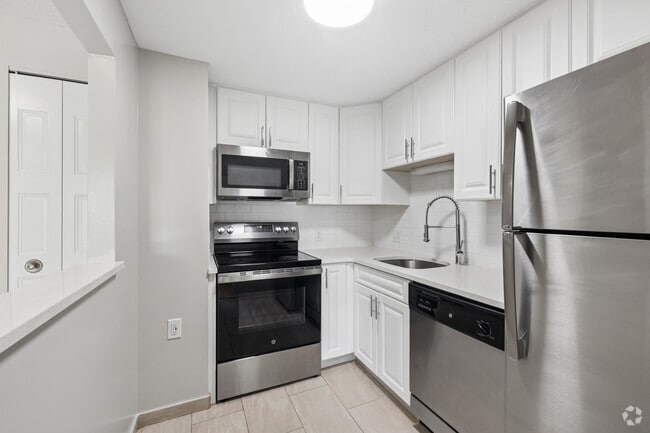 2BR, 1BA - 1,080SF - Kitchen - Ocean Point Apartments
