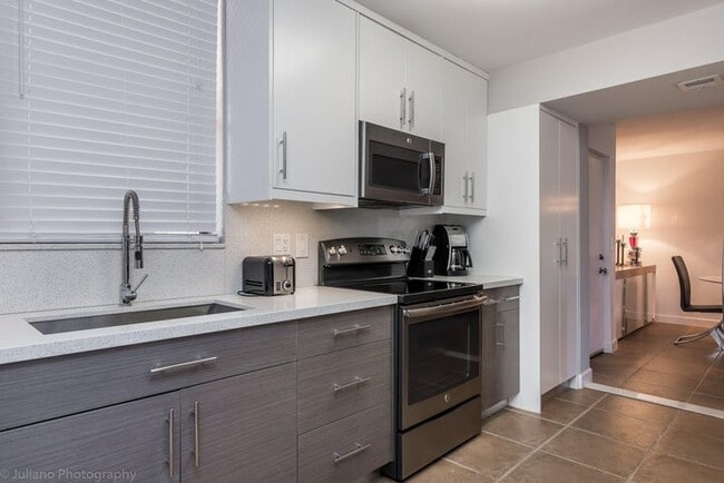 Foto del edificio - 2255 Lindell Blvd