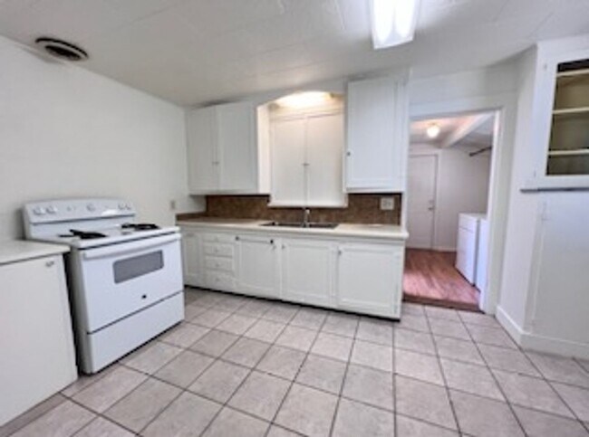Foto del edificio - Charming 3 bedroom home, excellent location!