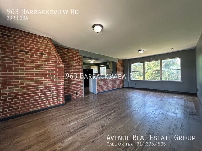 Building Photo - 963 Barracksview Rd