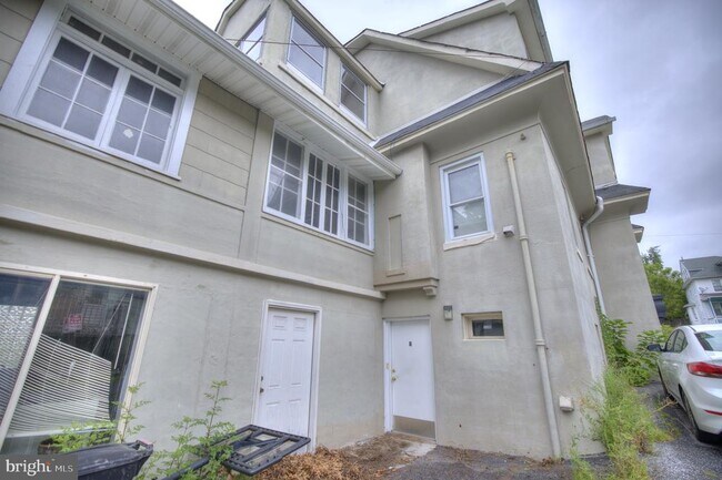 Foto del edificio - 3101 Gibbons Ave