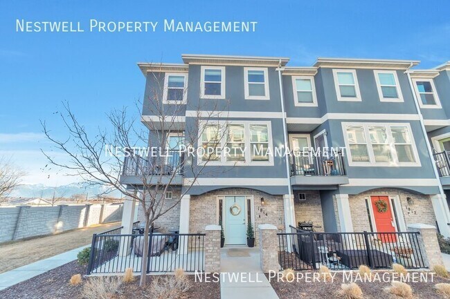Building Photo - **$250 OFF 1ST MONTH'S RENT** - Stunning 3...