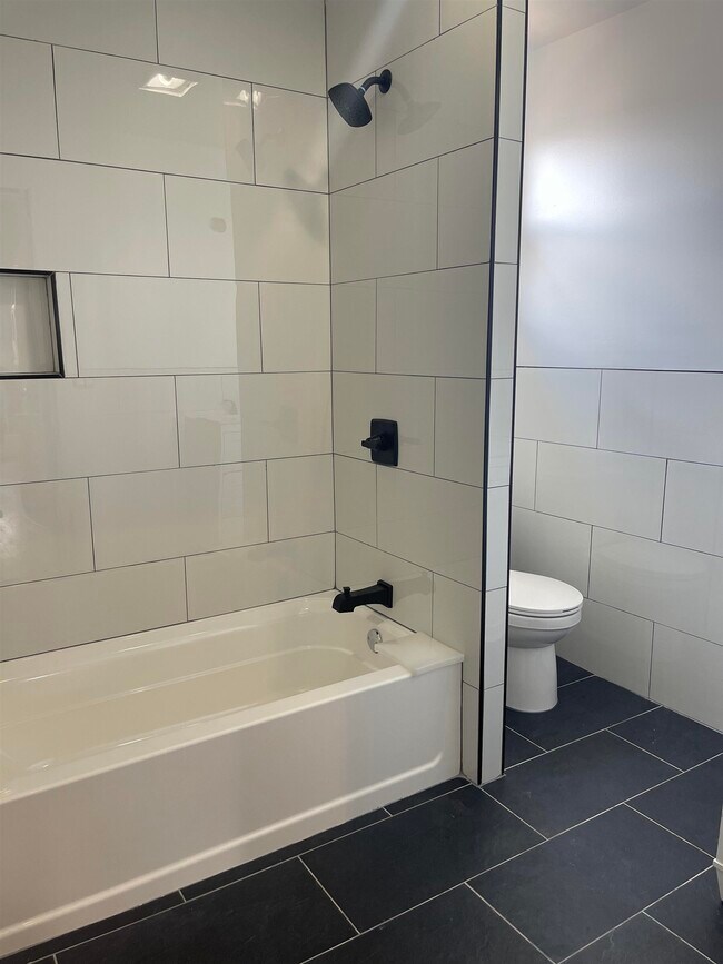 Foto del edificio - 125 Marsellus Pl