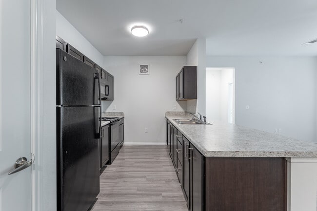 Building Photo - Sansom Bluff