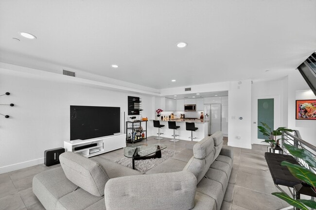 Building Photo - 1418 Innes Pl