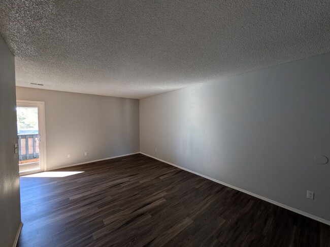 Photo - Updated 1 bedroom 1 bathroom in High Hollows! Apartment