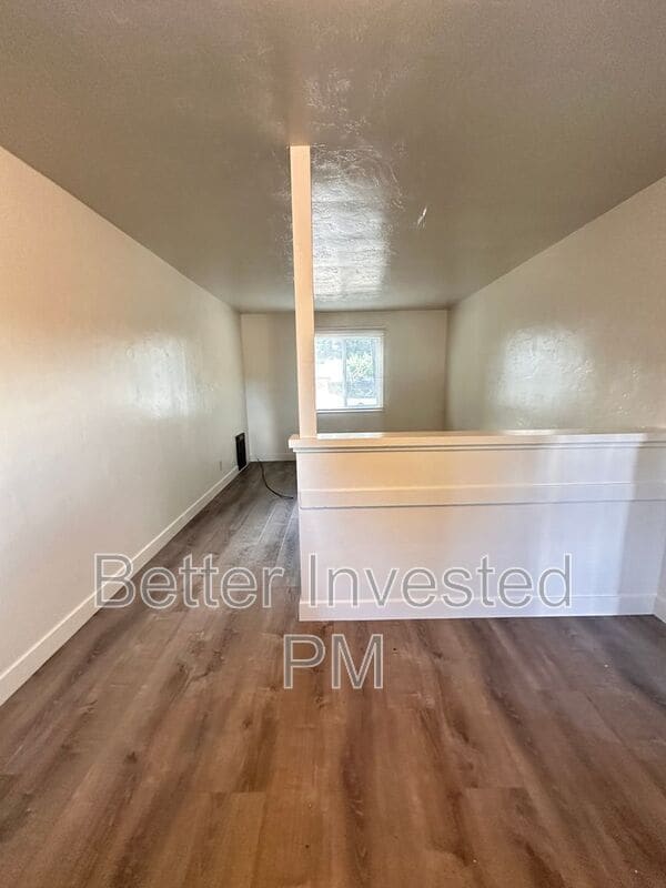 Building Photo - 530 Talmage Rd