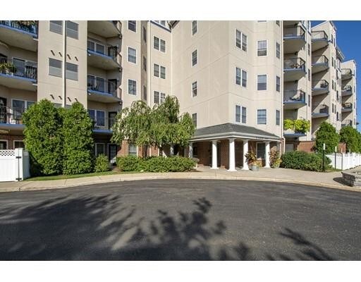 Building Photo - 10 Seaport Dr