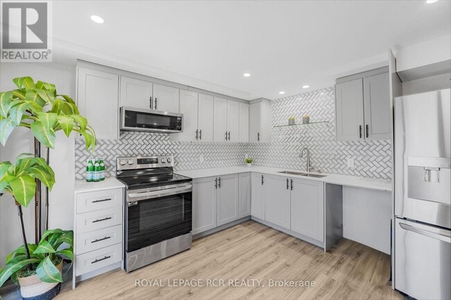 Photo du bâtiment - 26 Drew Brown Blvd