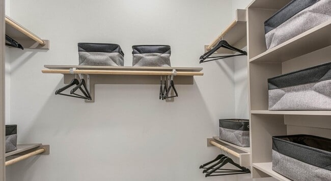 Foto del edificio - 9330 Main St