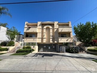 Building Photo - 13801 Oxnard St