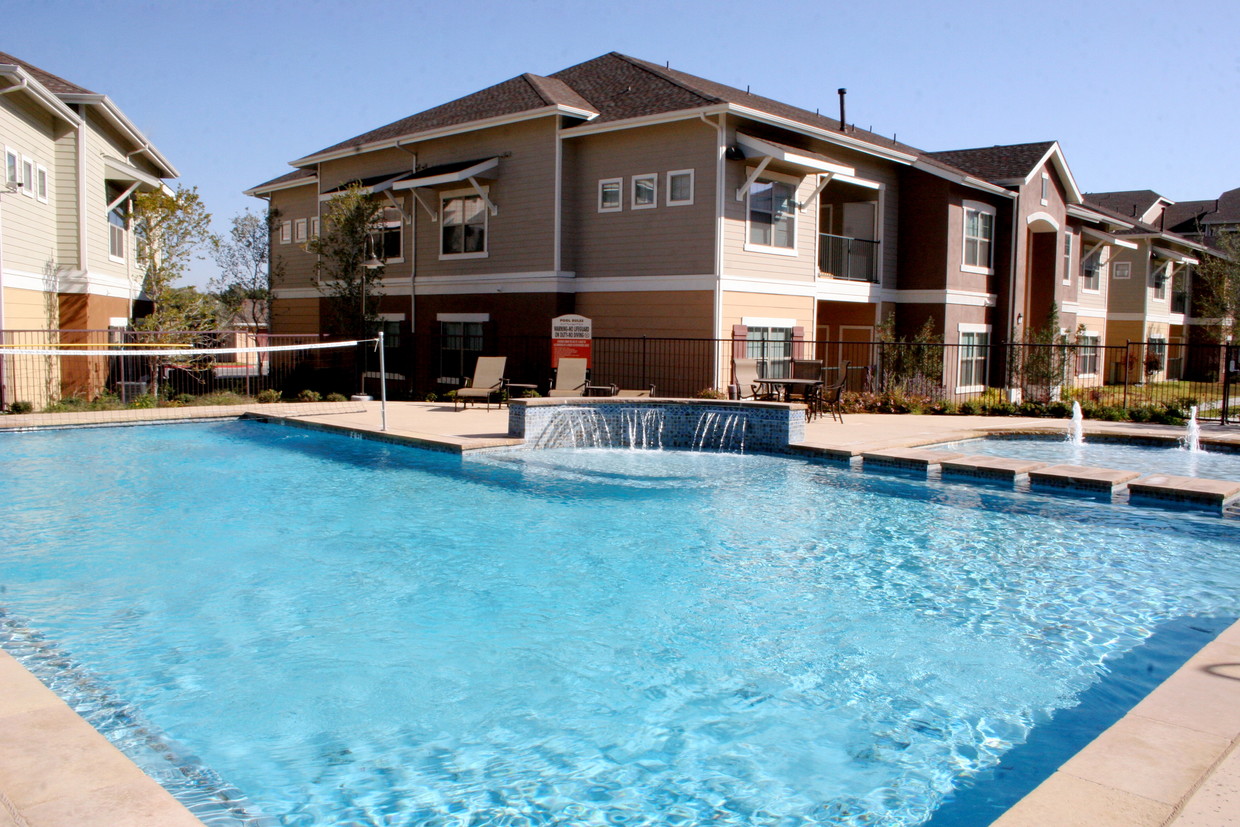 Primary Photo - Cypress Creek at Jason Avenue