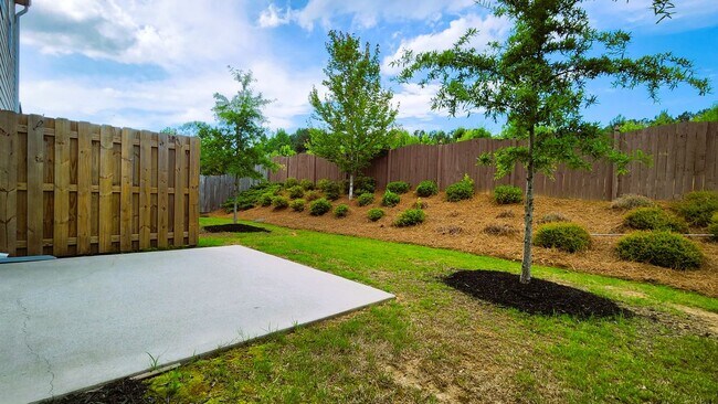 Foto del edificio - 5256 Barberry Ave