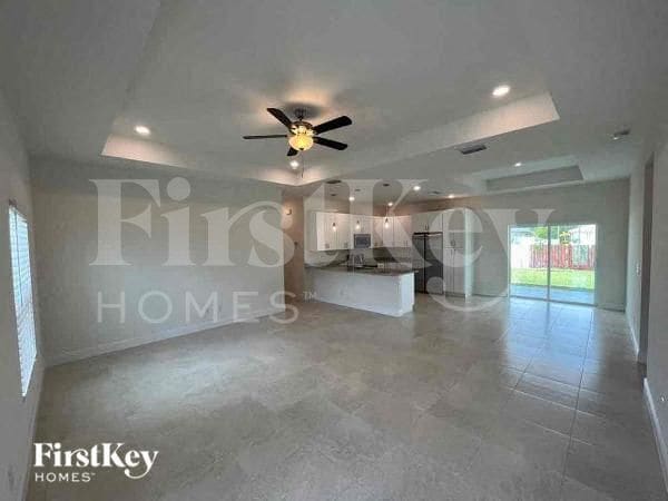 Foto del edificio - 2124 NW 16th Pl