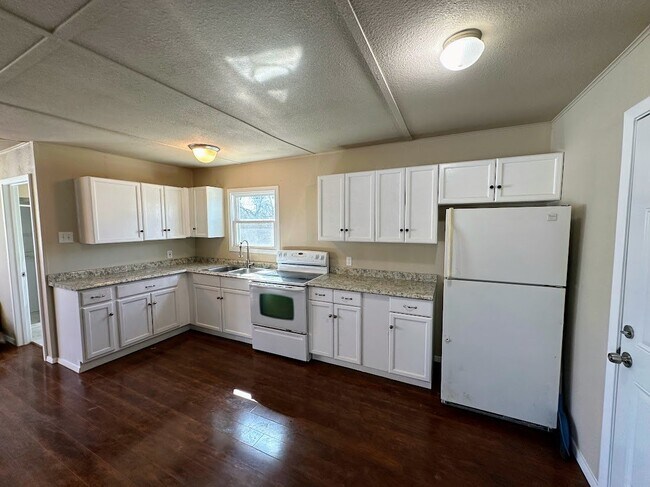Building Photo - Ask about our no Security deposit!