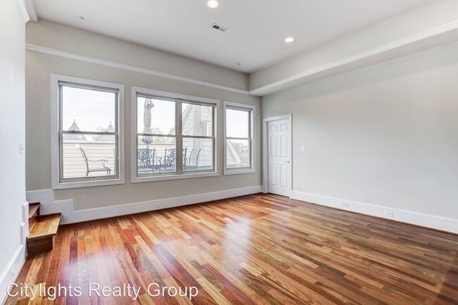 Building Photo - 2 br, 2 bath House - 315 12th St. NE #301