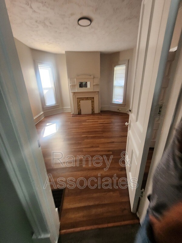 Building Photo - 1842 Bolling Ave