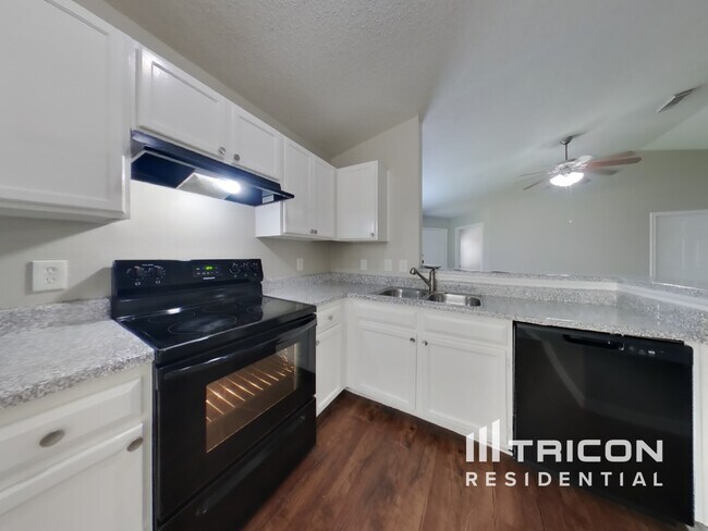 Building Photo - 3155 Boynton Dr