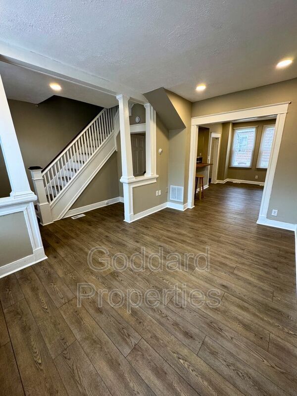 Foto del edificio - 2438 Druid Park Dr