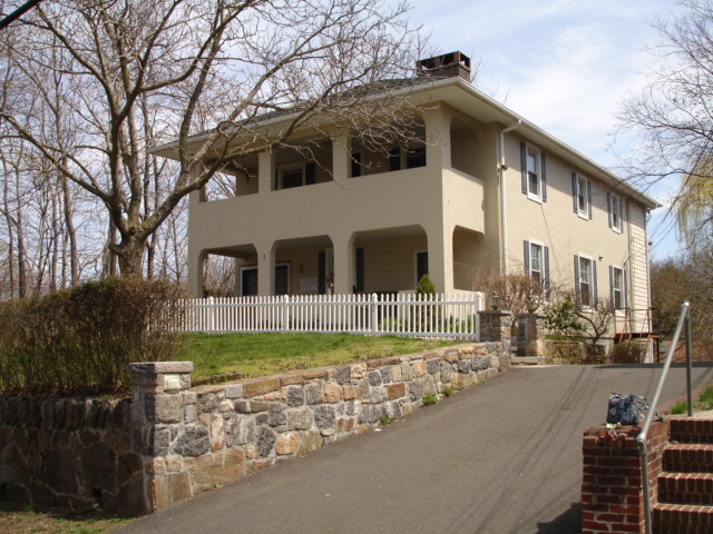 Primary Photo - 9 Locust St