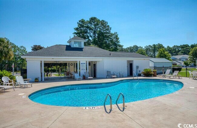 Foto del edificio - 5049 Glenbrook Dr