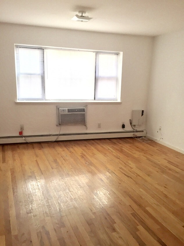 Foto principal - 260 Skillman Ave