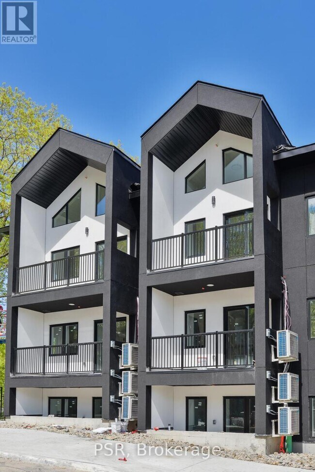 Photo du bâtiment - 50 Manominee St