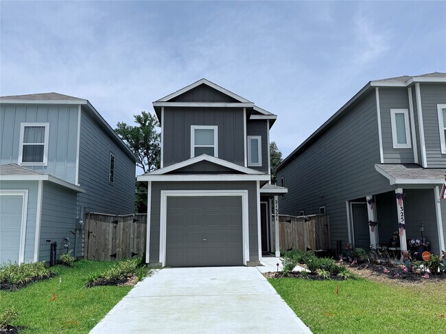 Building Photo - 21321 Carosella Dr