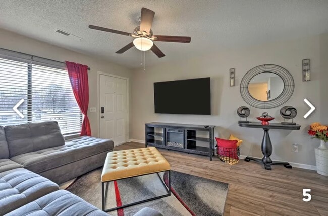 Building Photo - 328 Davidson St