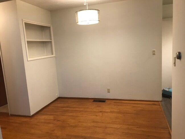 Building Photo - 6124 NE Multnomah St