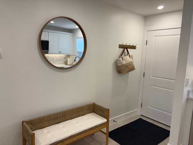 Foto del edificio - 16881 Davis Rd