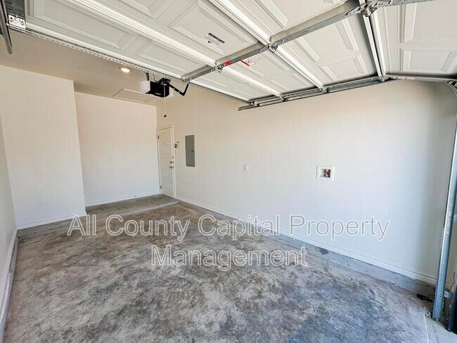 Building Photo - 8905 Ash Rd