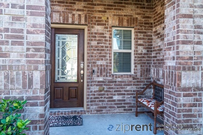 Building Photo - 4 br, 2.5 bath House - 3406 Middledale Lan...