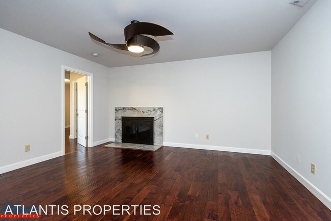 Building Photo - 2 br, 2 bath House - 323 Andrews Street