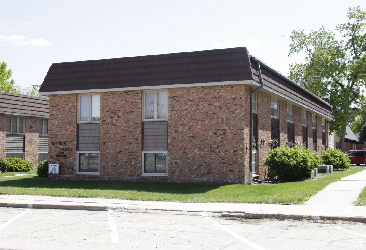 Building Photo - Sutton Apartments