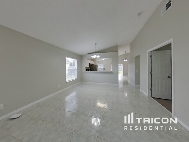 Building Photo - 2355 Island Club Way