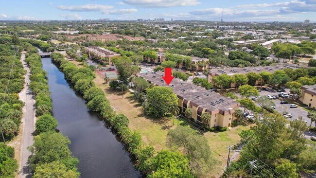 Foto del edificio - 450 NW 20th St