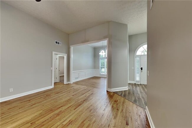 Building Photo - 2239 Cluster Ln