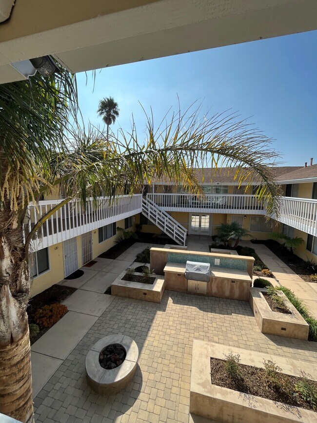 Building Photo - 5059 Nautilus St