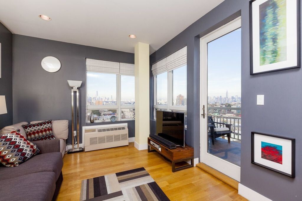 Foto principal - 139 Skillman Ave