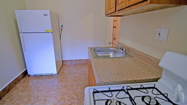 Building Photo - 1629 Walton Ave