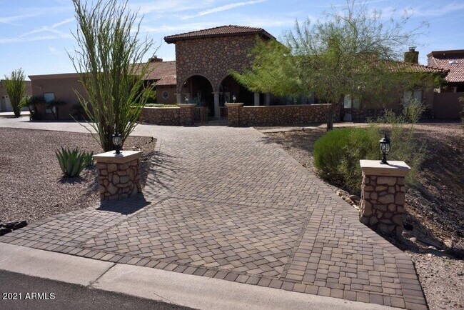 Foto del edificio - 12445 E Mountain View Rd