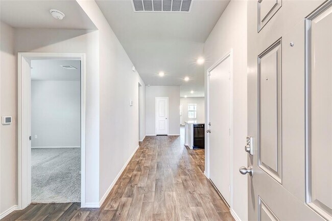 Foto del edificio - 5708 Berriweather Dr