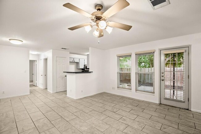 Building Photo - 403 Fantail Loop